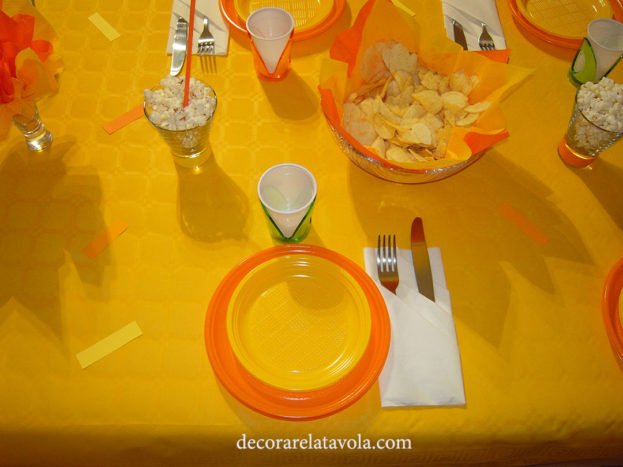 tavola arancione giallo 15