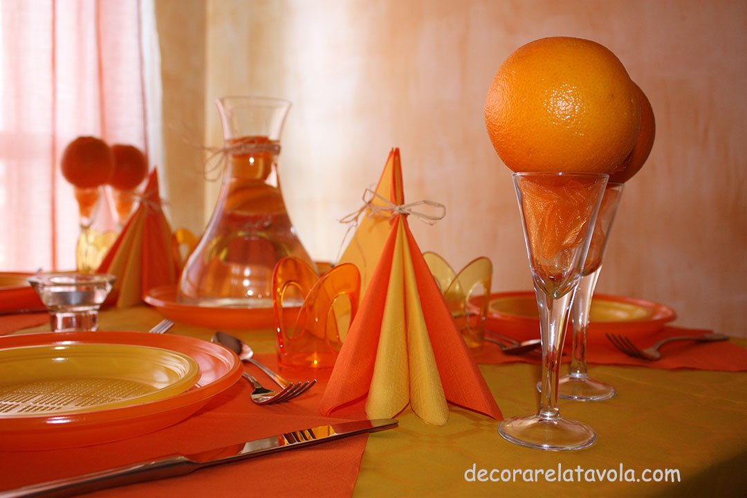 decorazione tavola per festa compleanno colori giallo arancione n.4