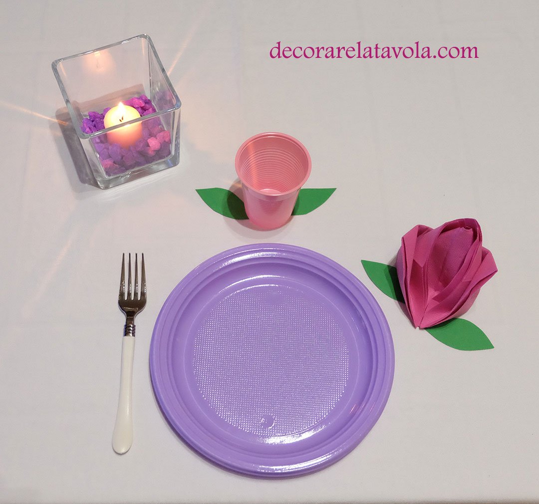 tavola romantica con fiore 01