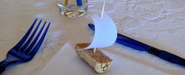 decorazione tavola estiva barchetta con vela 01