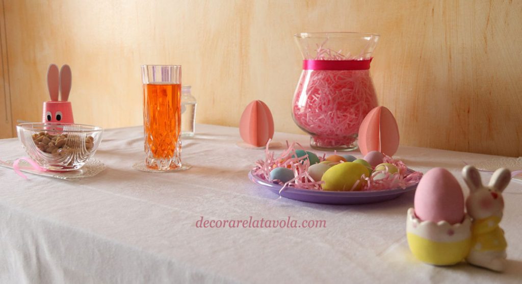tavola pasqua con colori pastello rosa
