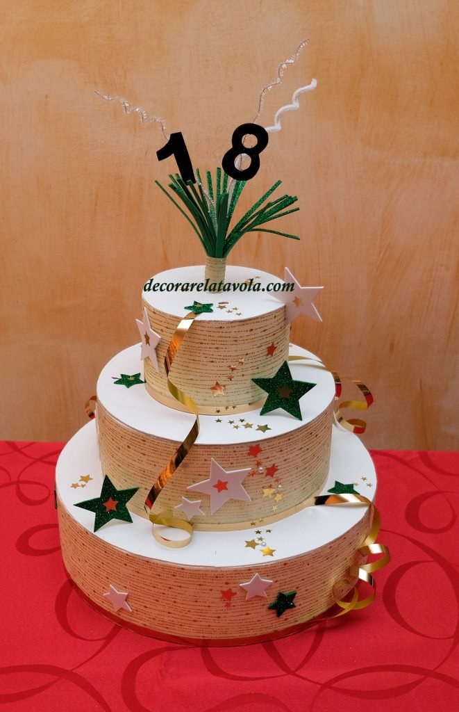 torta finta tre piani 18 anni con stelle